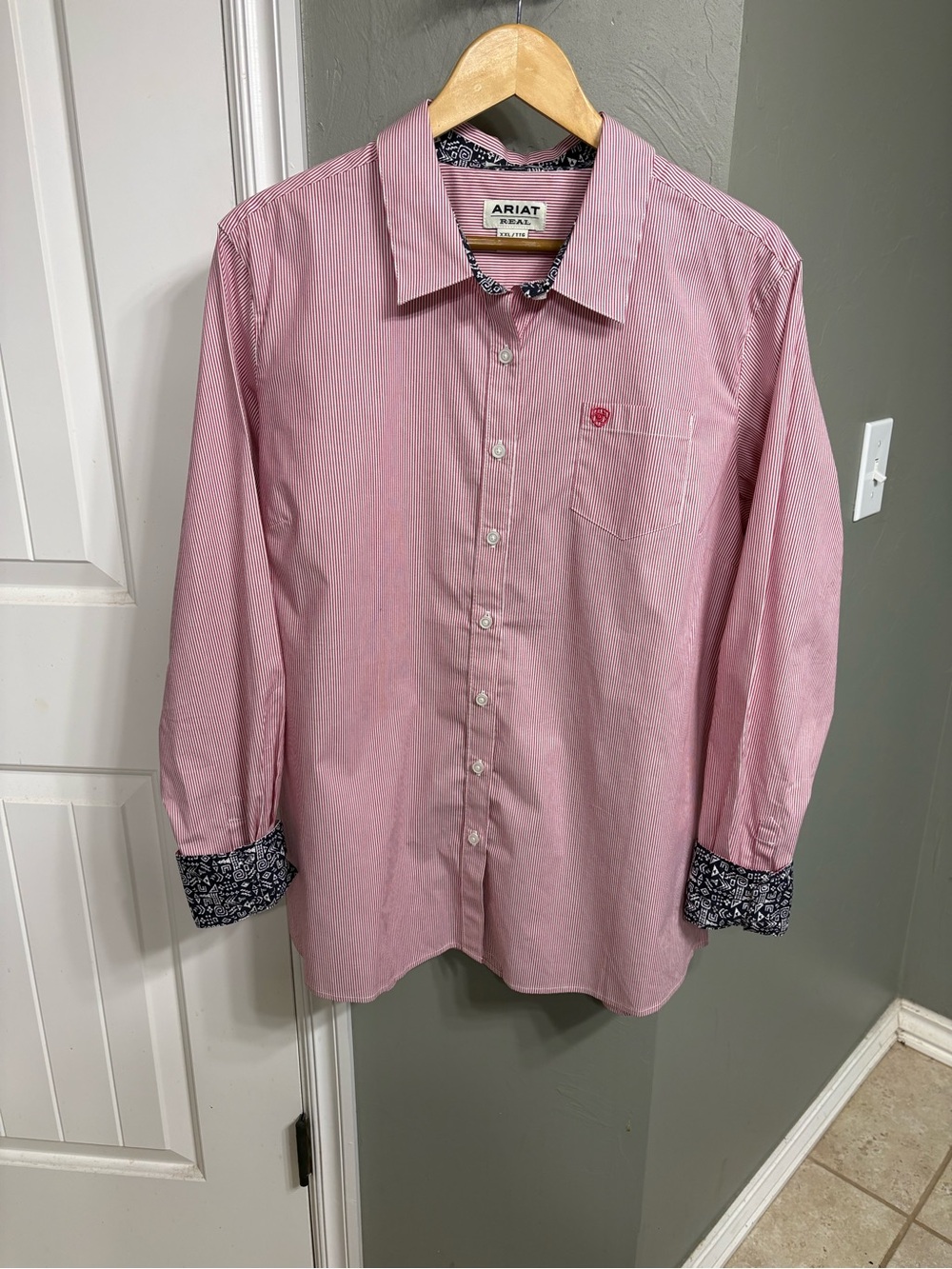 Ariat Men's Pink Long-Sleeve Dress Shirt with Patterned Trim